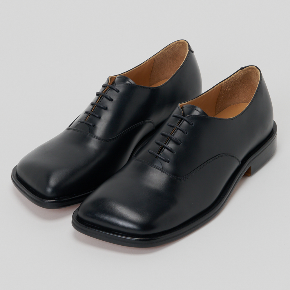 Hender Scheme / Bear Foot Balmoral | twelve