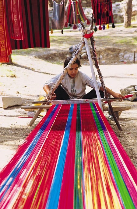 キリムとは？お土産としても人気なトルコの伝統工芸品の魅力と歴史