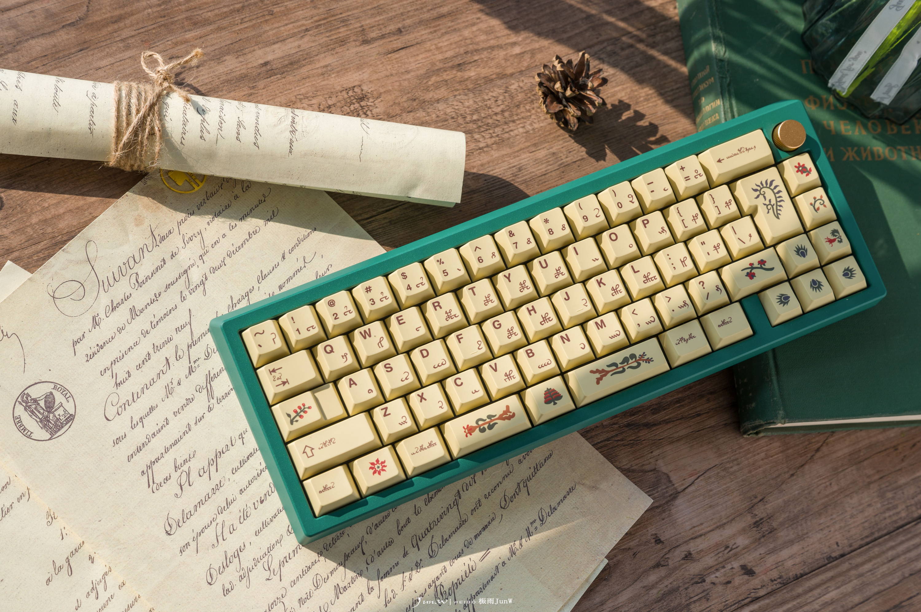 Zoom65 Essential Edition V2 - Cool Grey