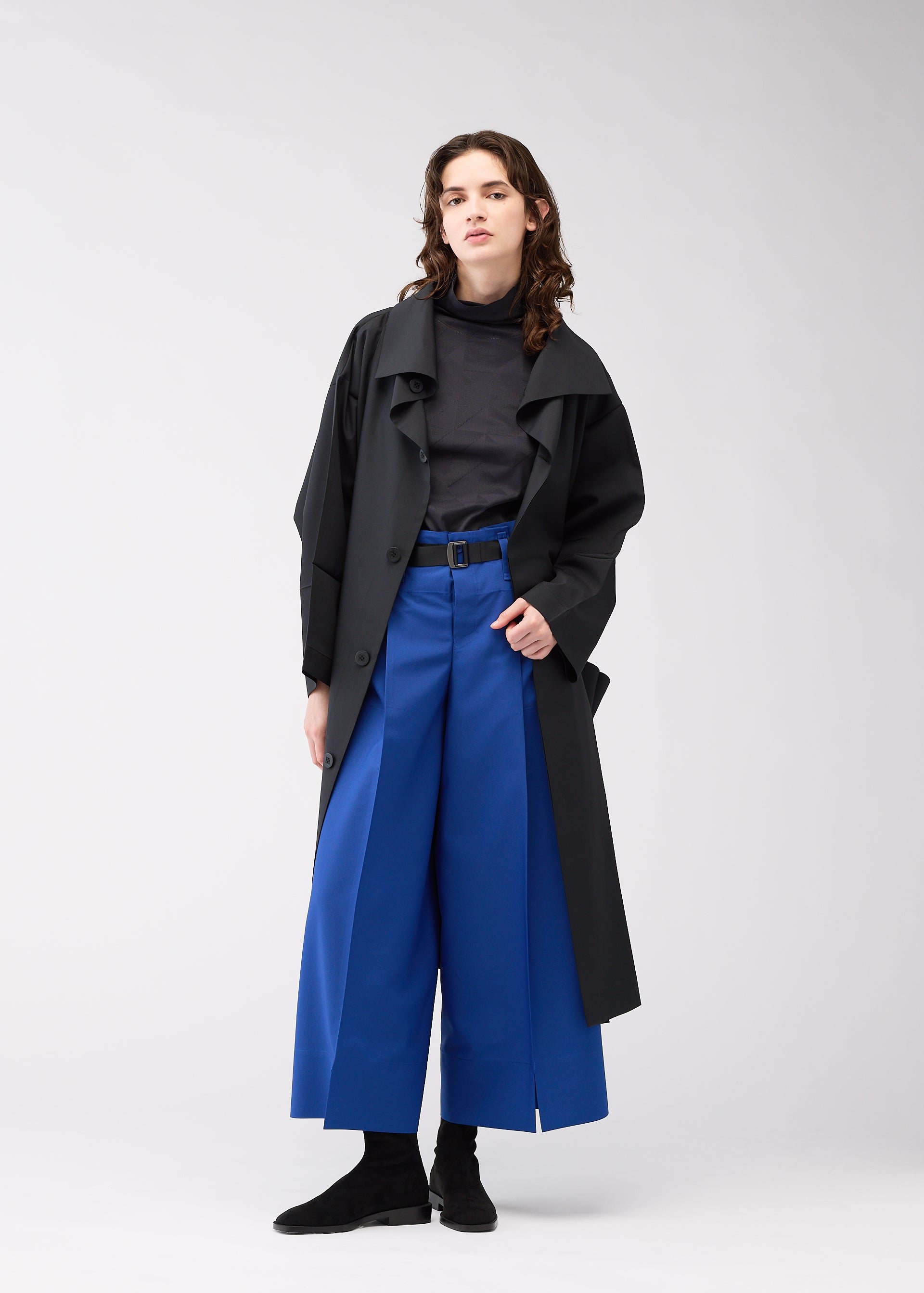 132 5. FLAT 2 Coat Black – The official ISSEY MIYAKE ONLINE STORE