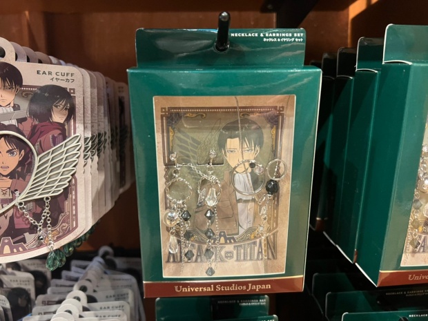 USJ進撃の巨人グッズ2022】ぬいぐるみキーチェーン、調査兵団のマント