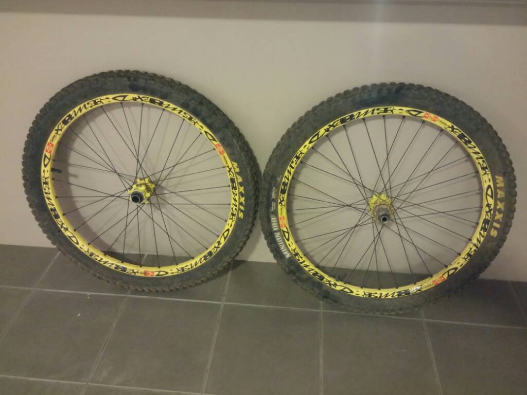 MAVIC DEEMAX 26インチフロントホイール