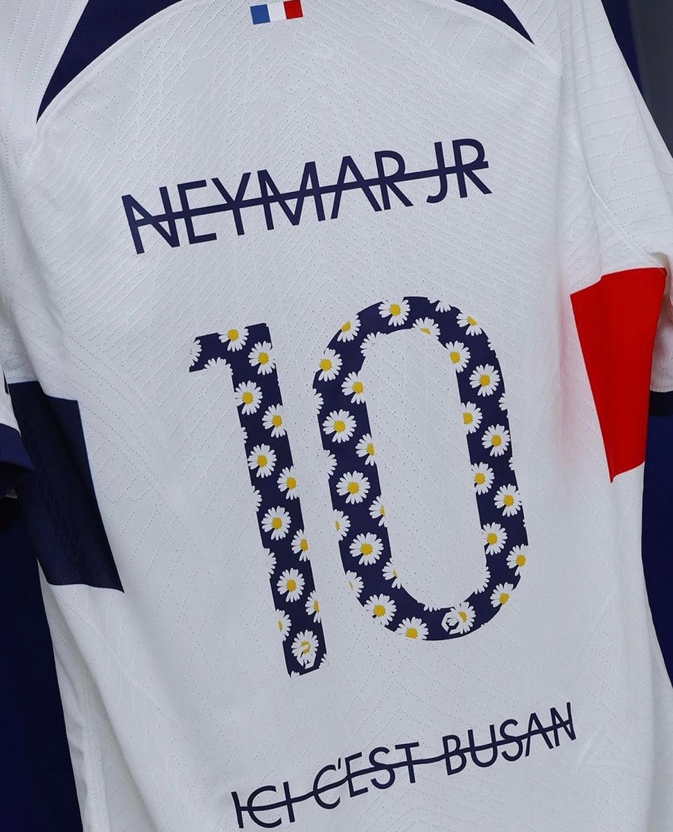 G-DRAGONが PSG × PEACEMINUSONE によるコラボユニフォームを制作