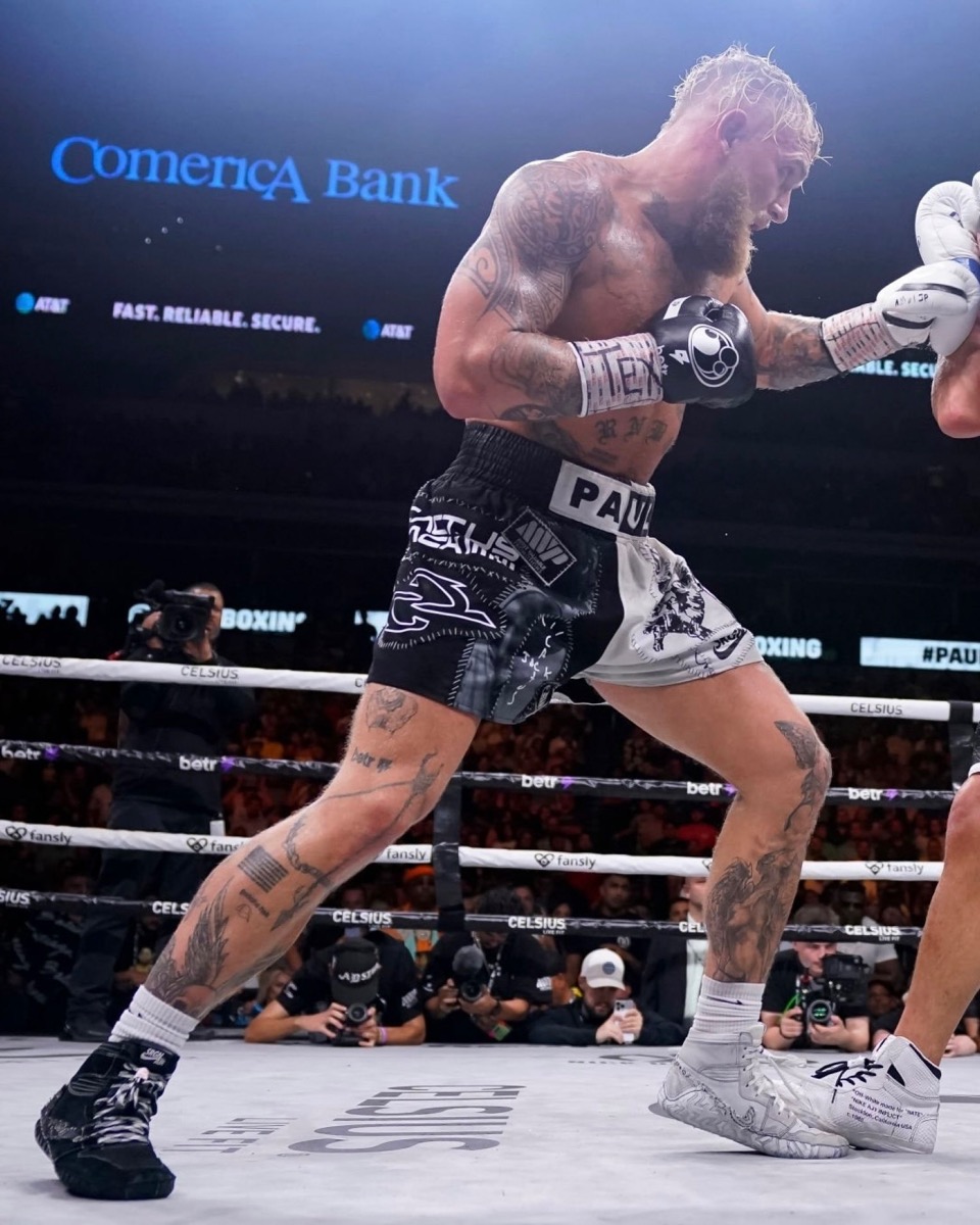 THE SHOE SURGEONがジェイク・ポールのトラヴィスAJ1風ボクシング