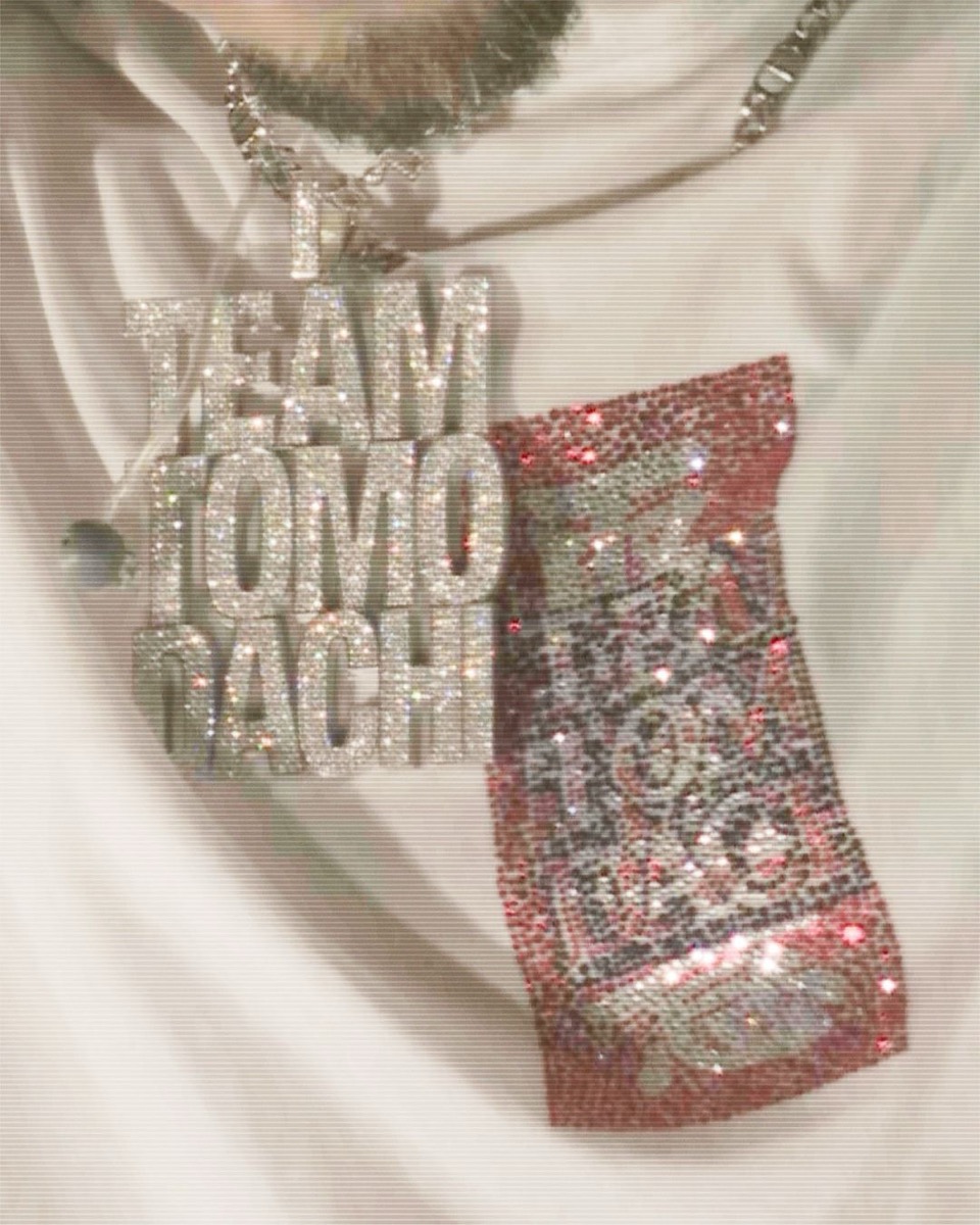 チーム友達 × BlackEyePatch コラボアイテムが国内6月1日に発売 | UP