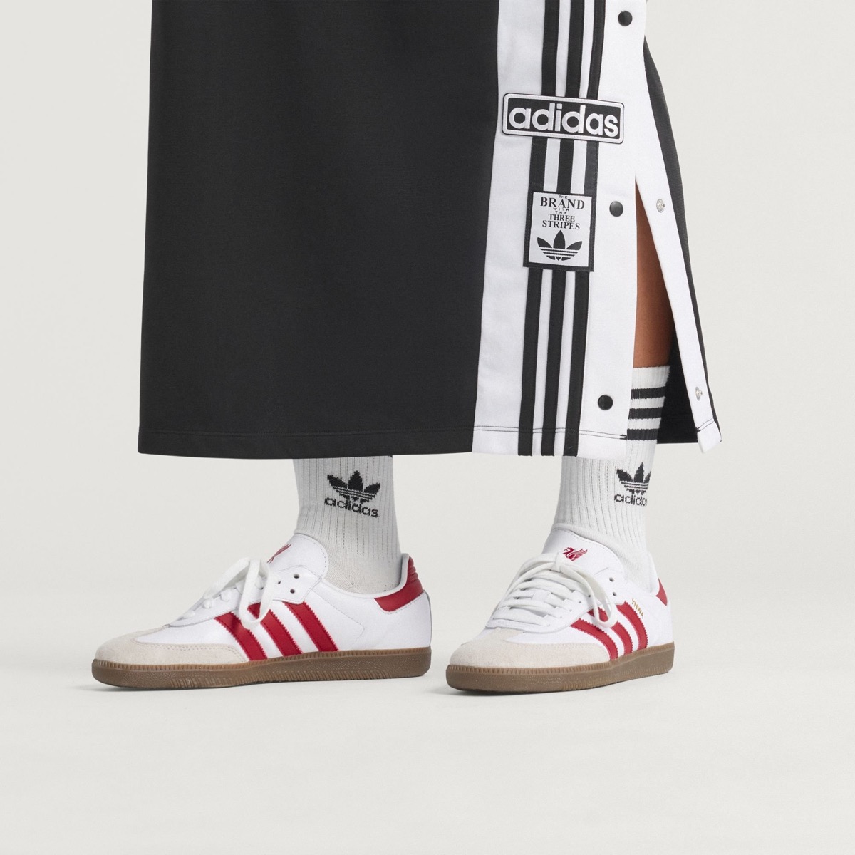 Liverpool FC x adidas Samba & 25/26 キットが国内発売開始［JQ4041
