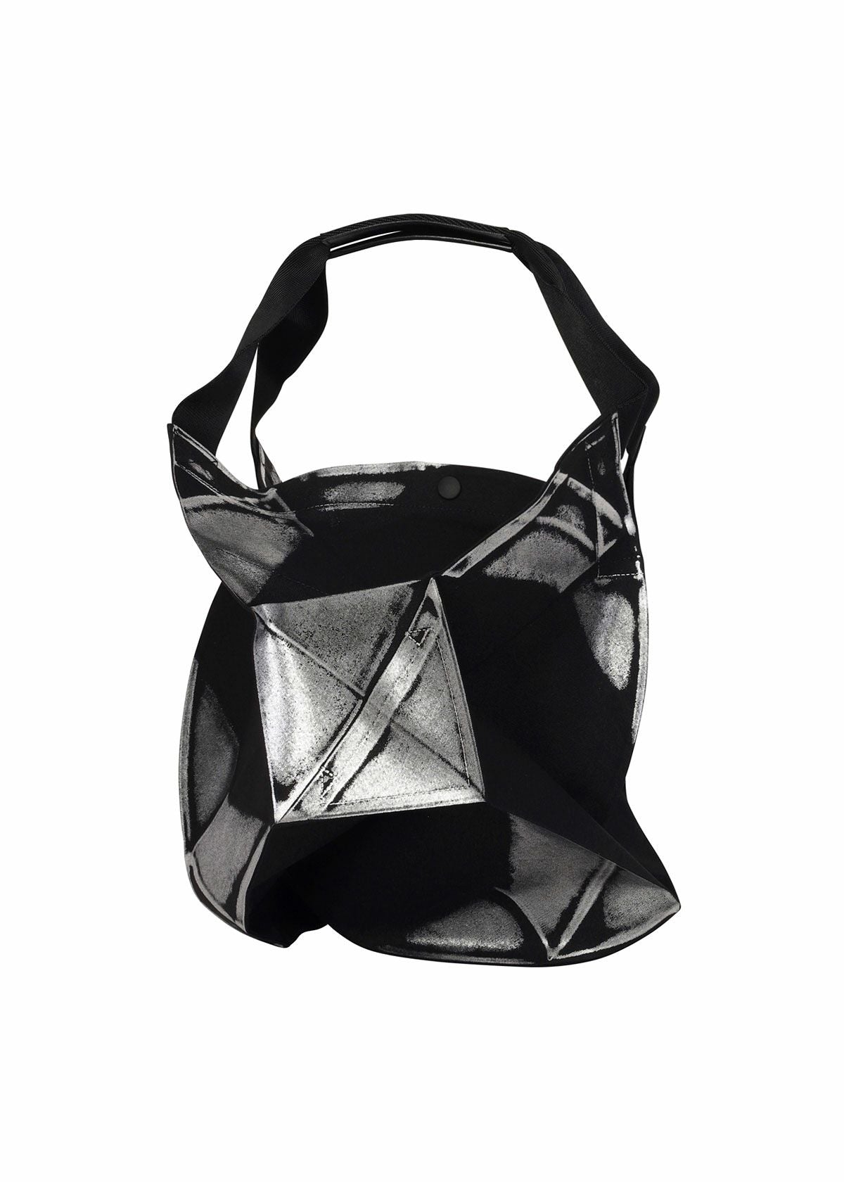 132 5. STANDARD BAG – ISSEY MIYAKE ONLINE STORE