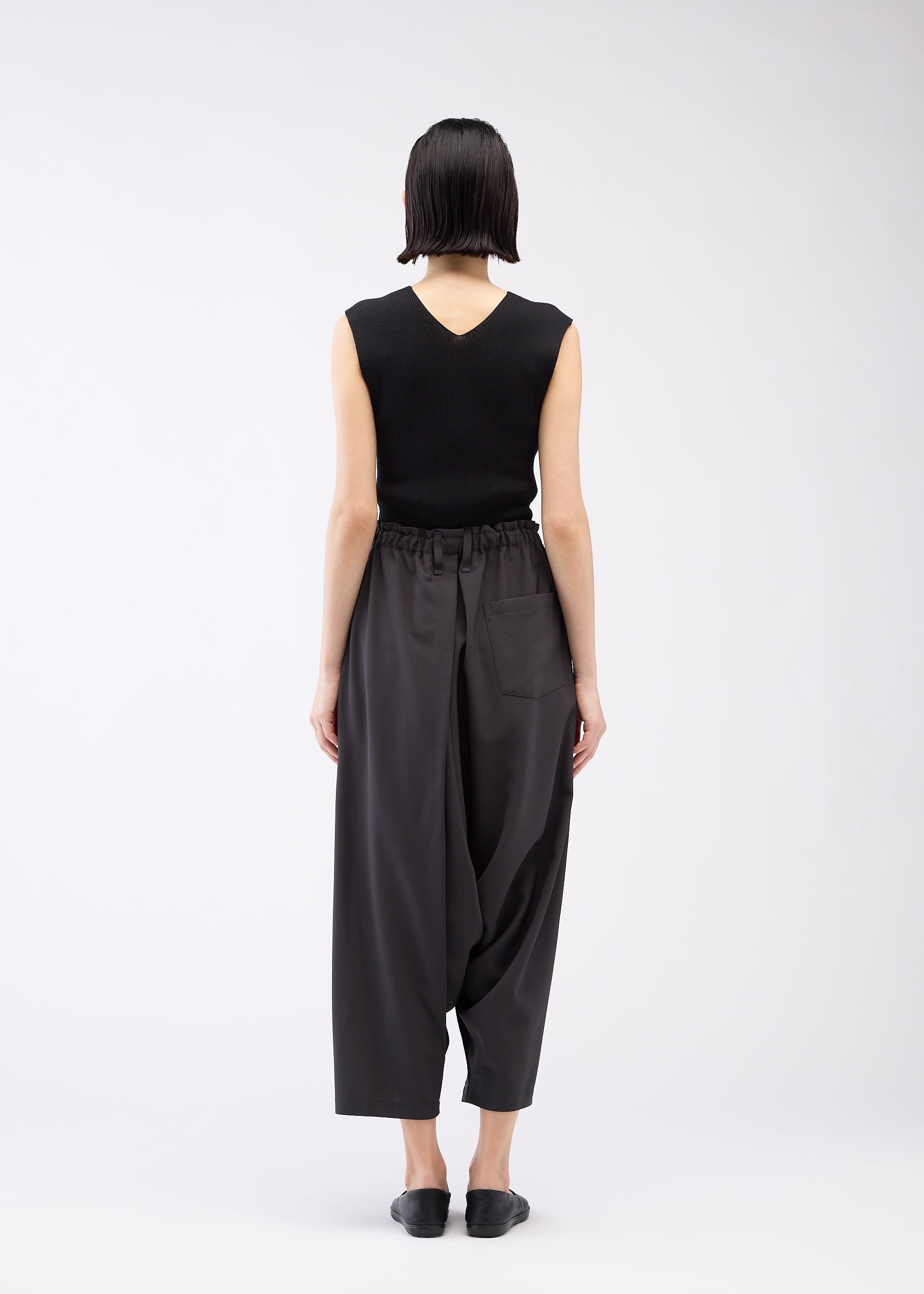 SEAMLESS BOTTOMS BASIC – ISSEY MIYAKE ONLINE STORE