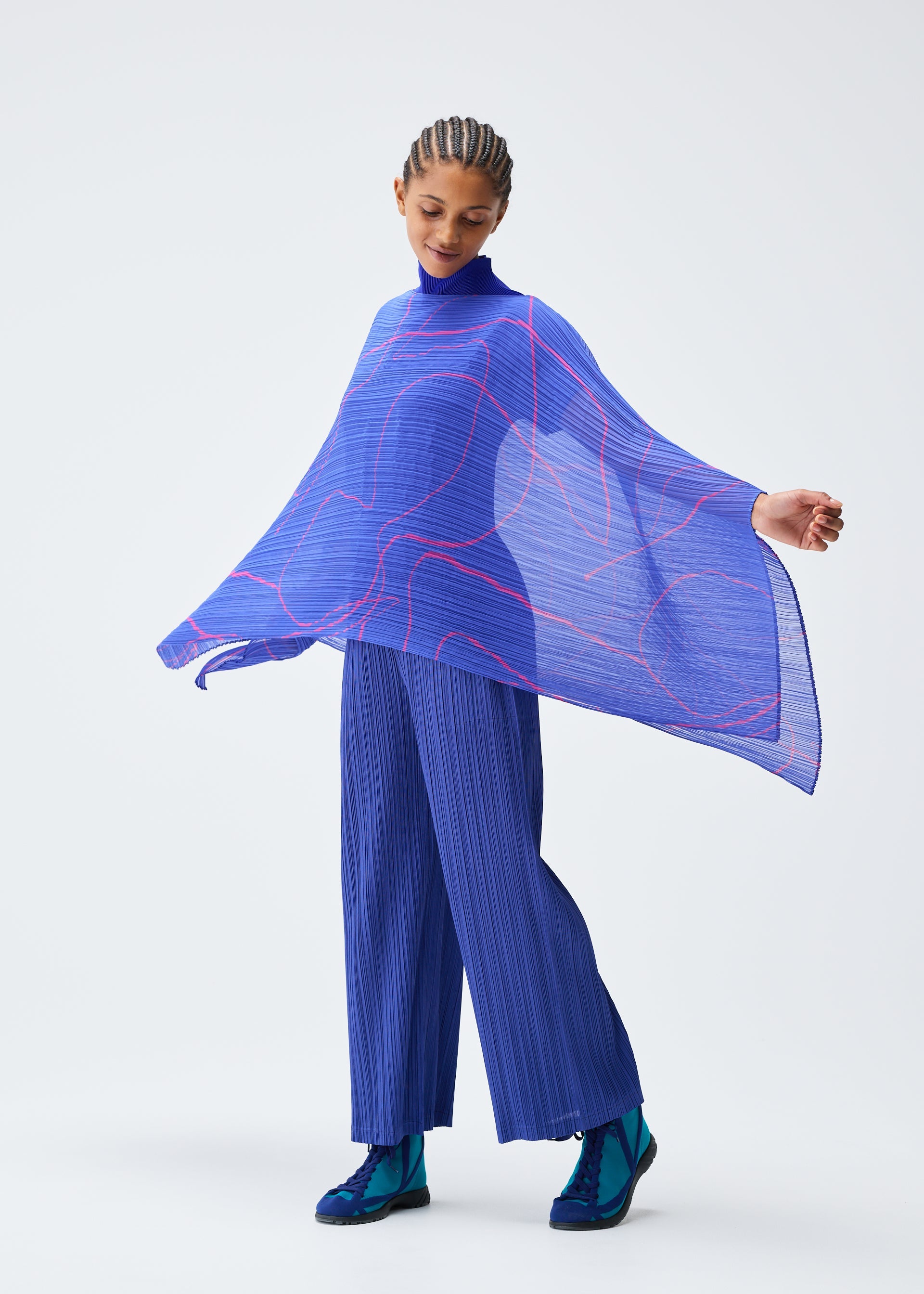 MADAME-T – ISSEY MIYAKE ONLINE STORE