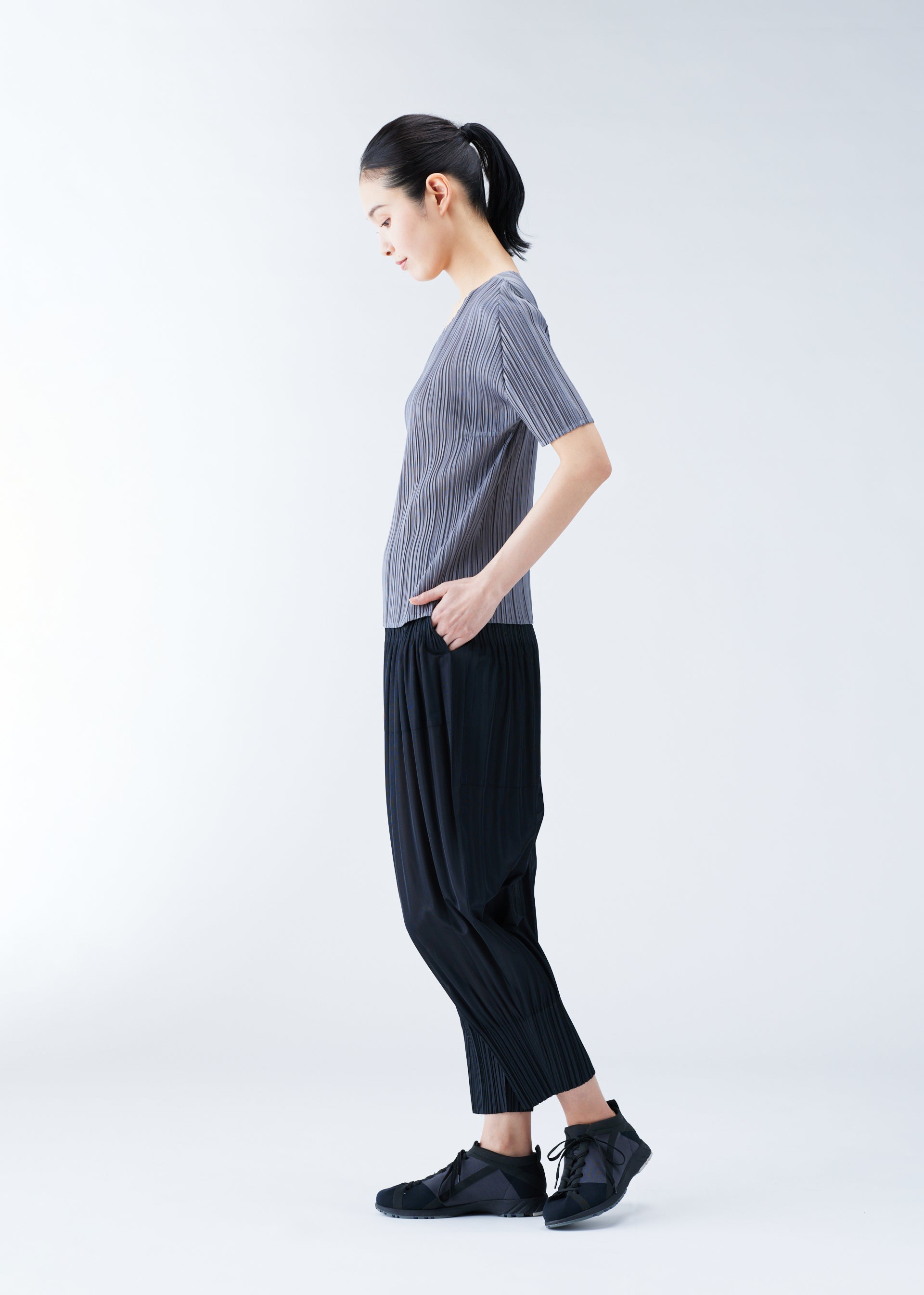 FLUFFY BASICS – ISSEY MIYAKE ONLINE STORE