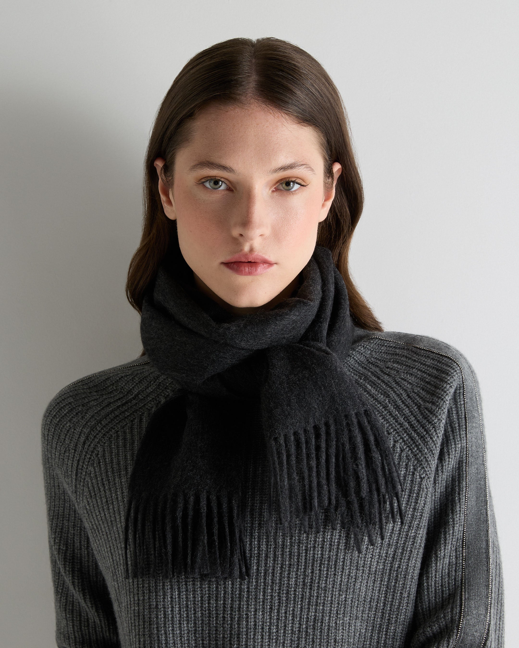 Unisex Woven Cashmere Scarf Deep Charcoal Grey | N.Peal