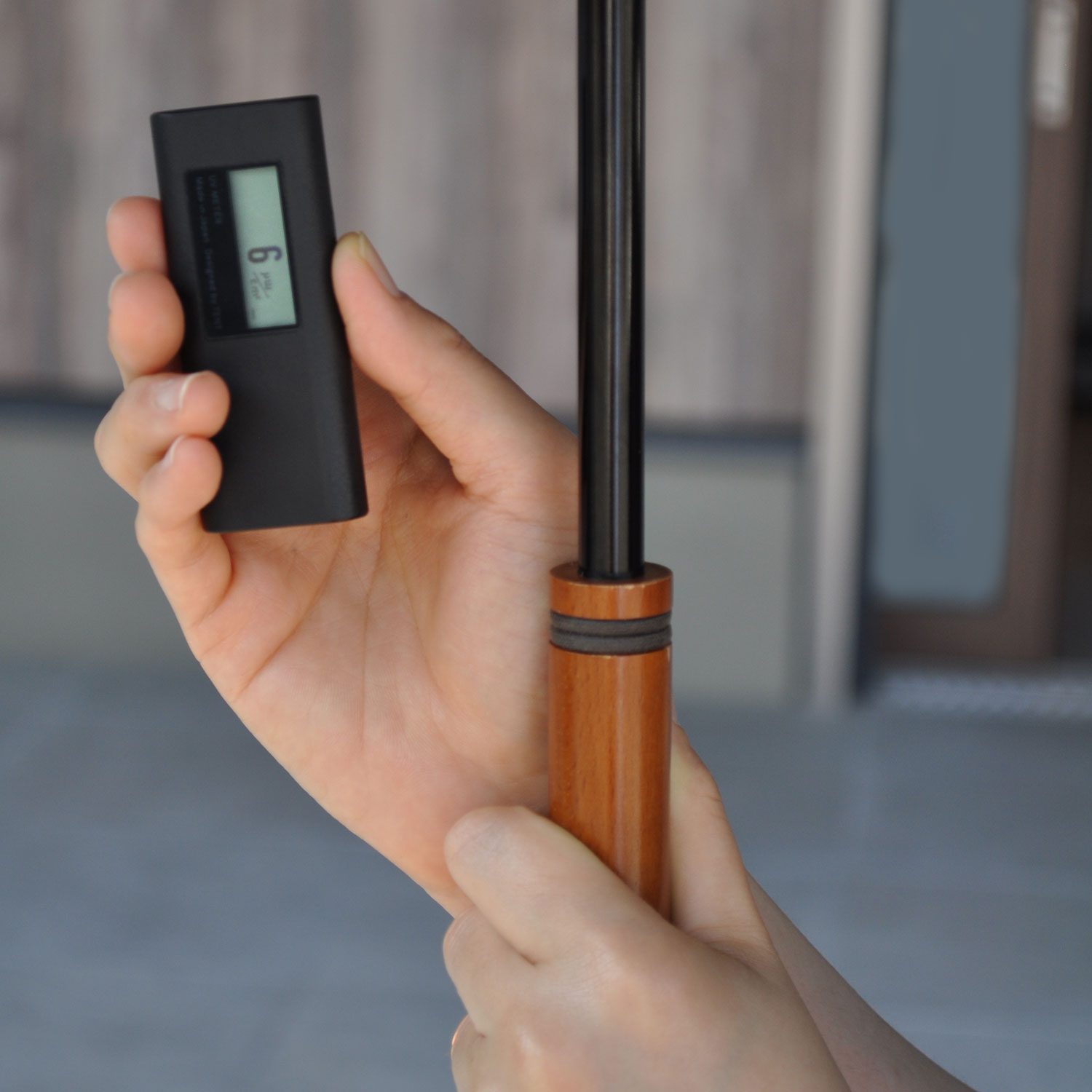 UVメーター｜サンバリア100 | 完全遮光日傘｜サンバリア100