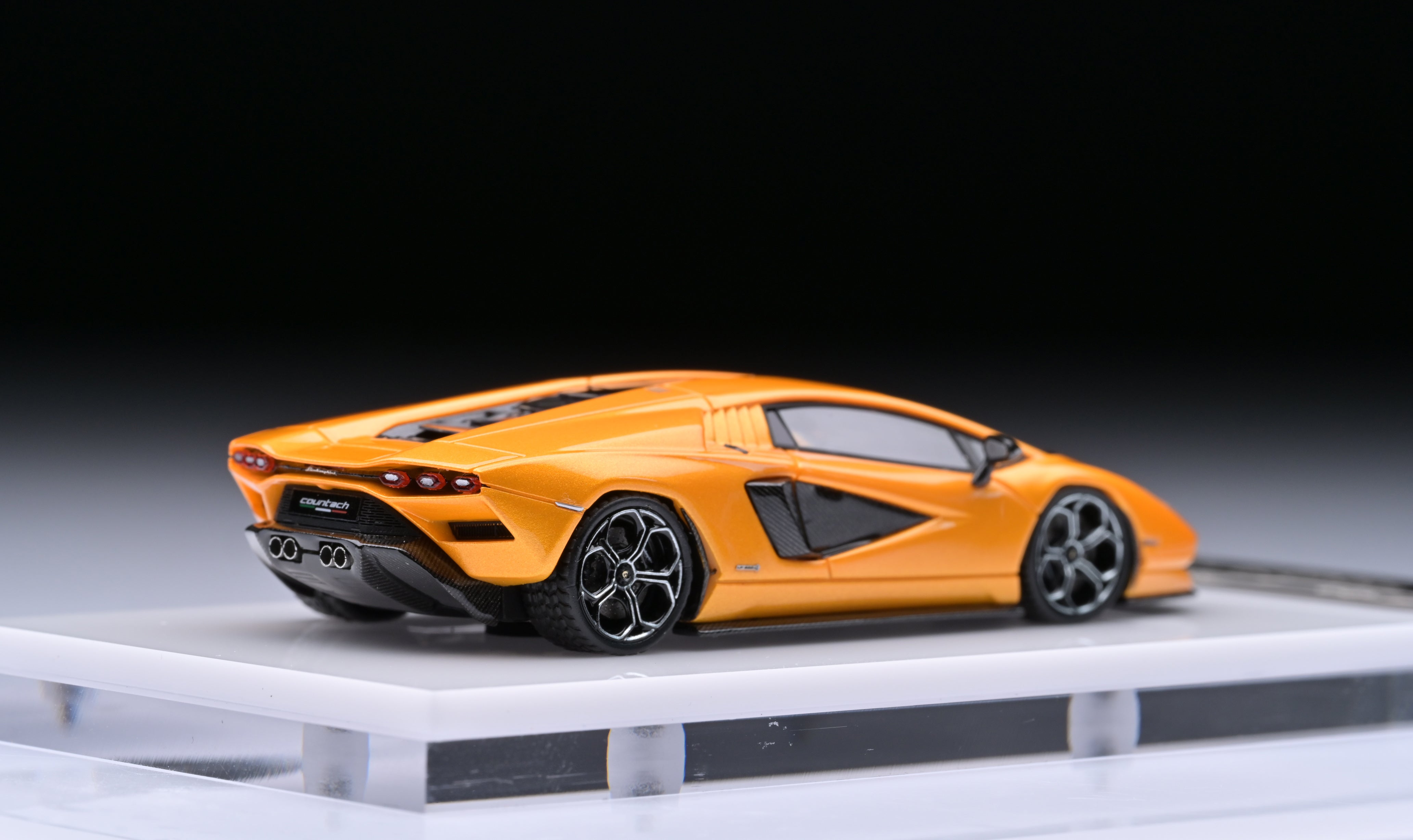1:64 Fuelme Lamborghini Countach LPI800 – Venom Model