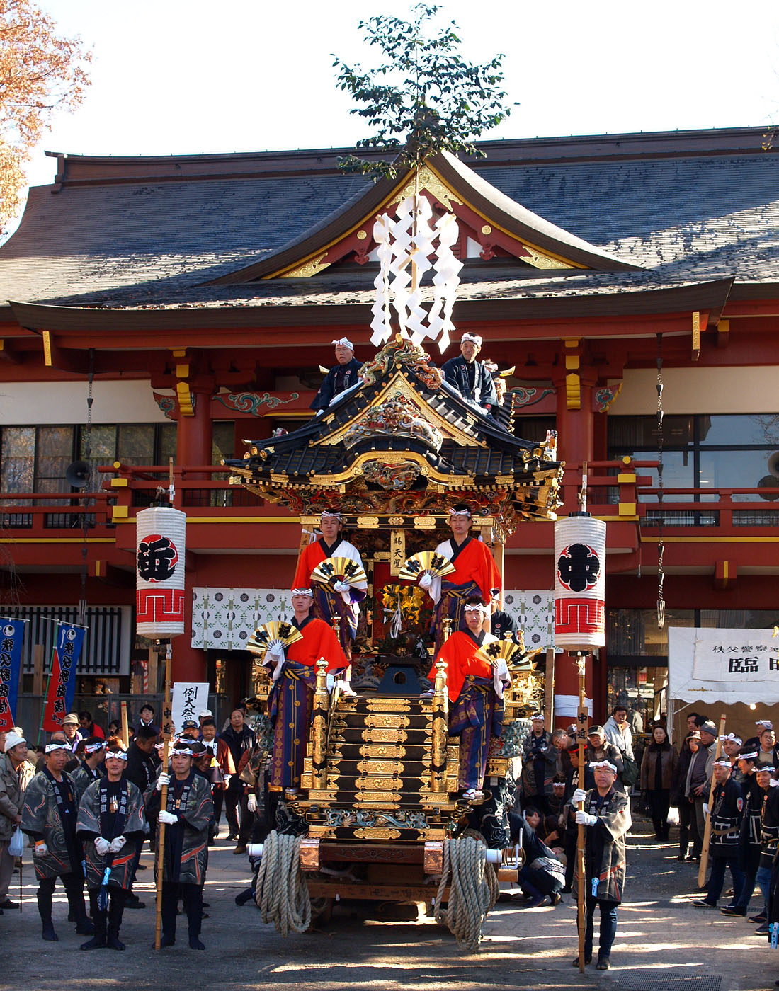 秩父夜祭（中近）