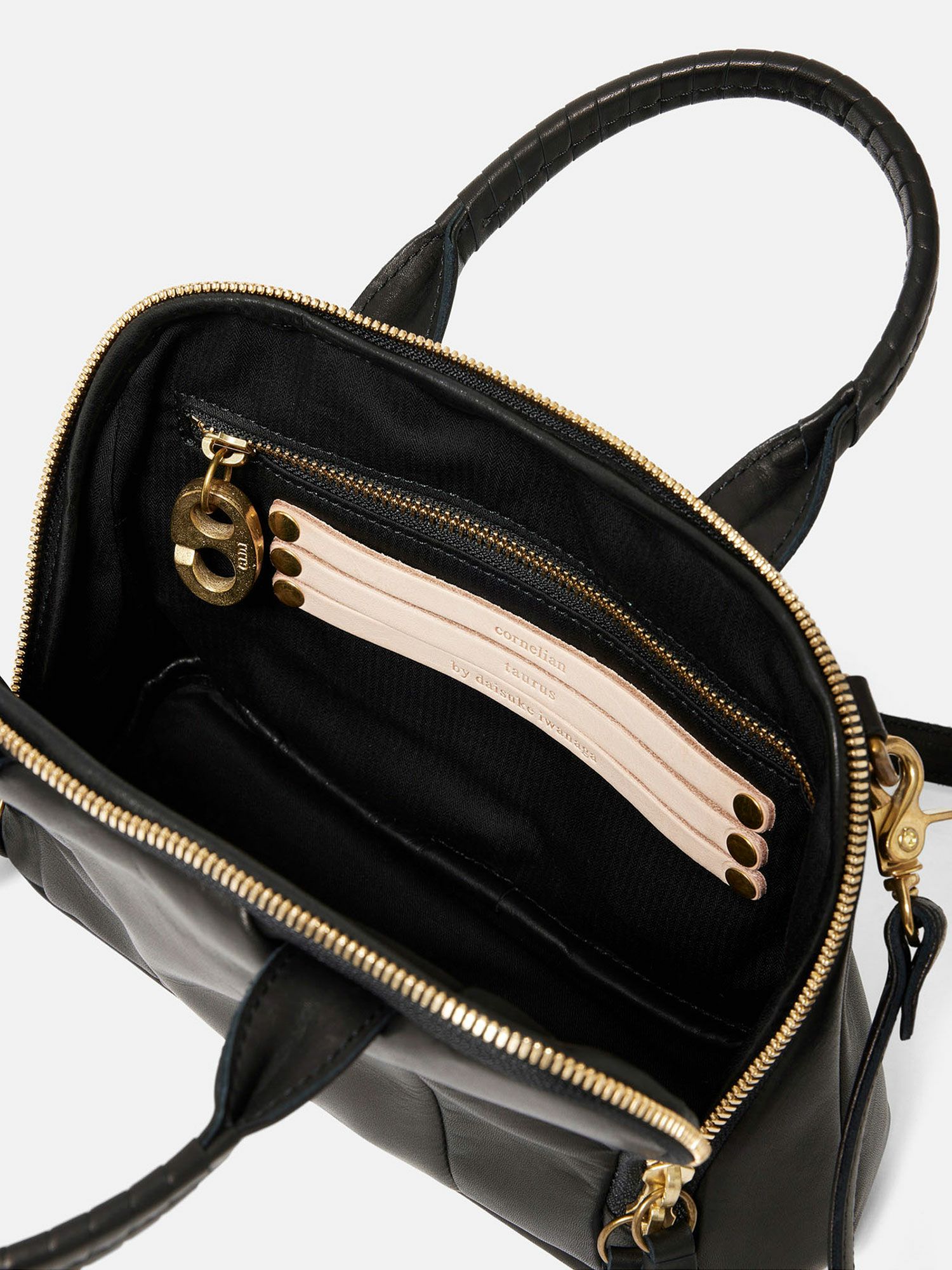 cornelian taurus by daisuke iwanaga motion mini ブラック