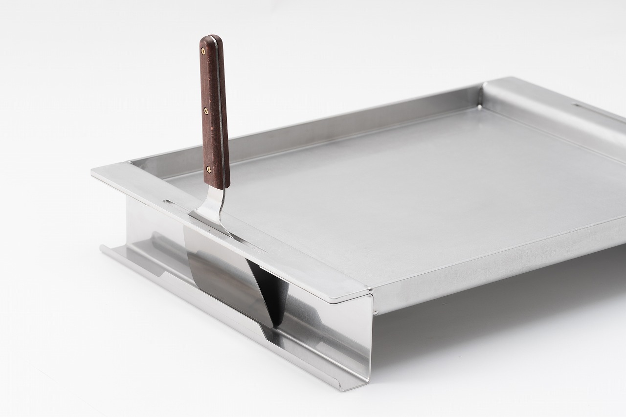 スノーピークが広島のオタフクソースと異業種コラボ！ フィールドで