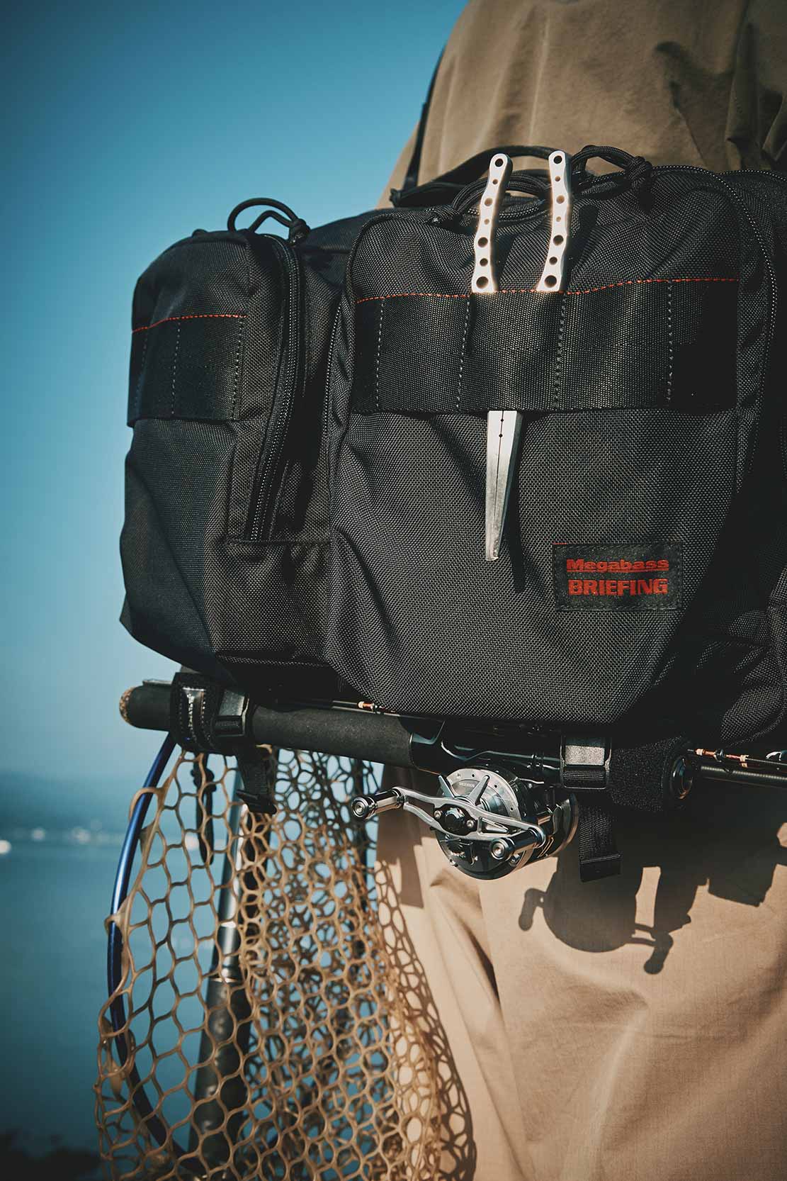 ブリーフィングとメガバスがまさかのタッグ。街でもフィールドでも活躍