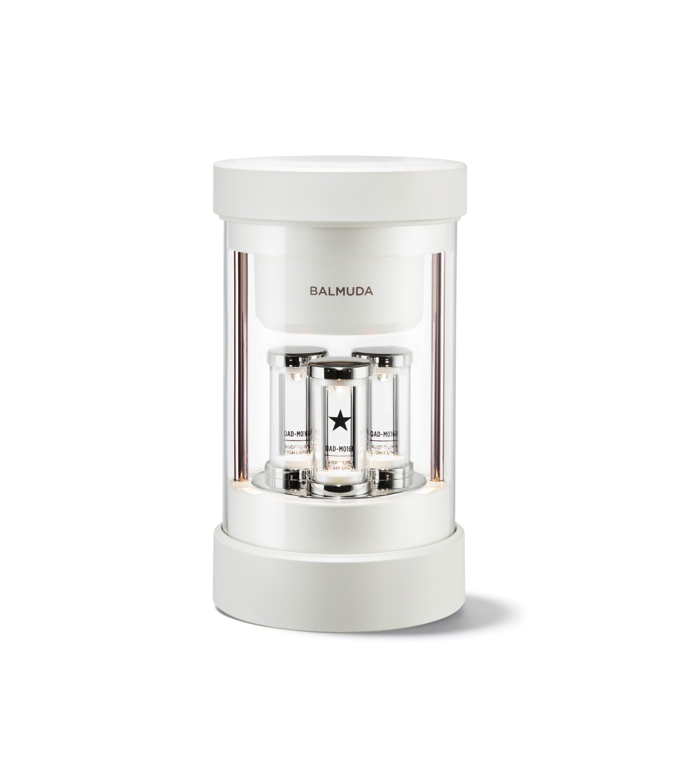ランタンのように光るバルミューダの人気スピーカーに、新色ホワイトが