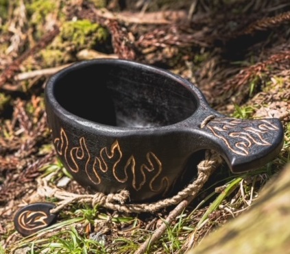 職人の手仕事が光る、一つ一つにファイヤーパターンが刻まれたブラック