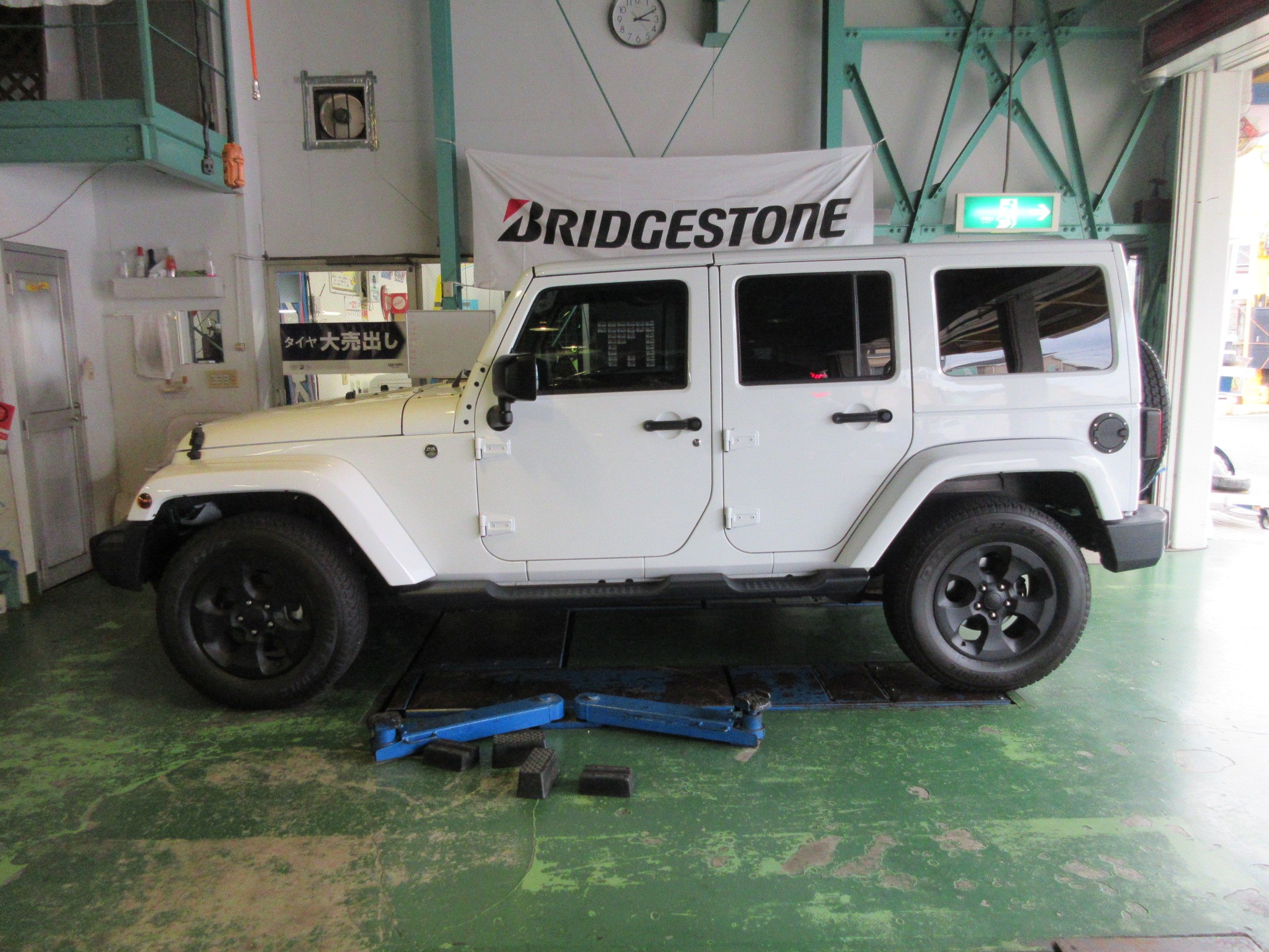 スタッドレス用ホイールもデザインで選びます | ジープ ラングラー