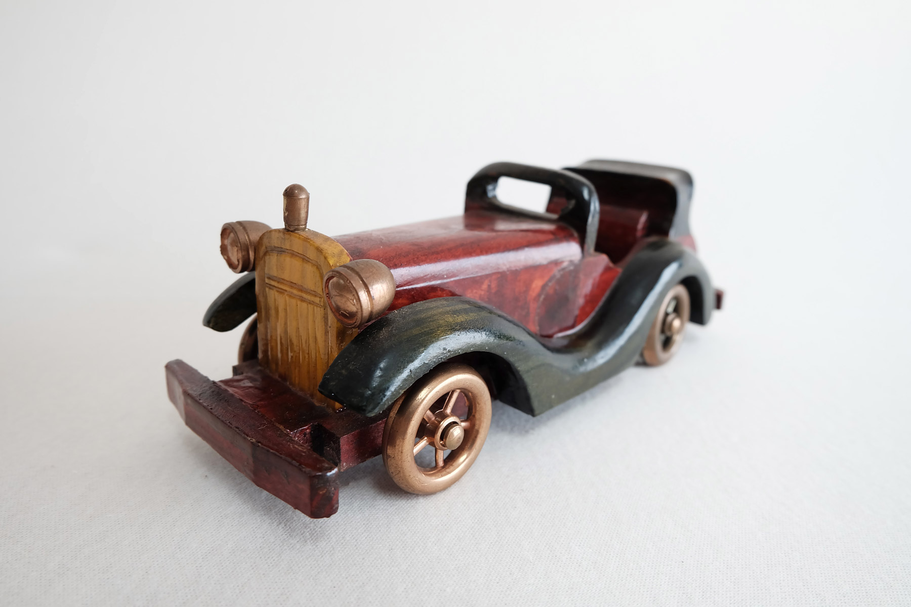 車の木製おもちゃ（オープンカータイプ） | ココロバエ 〜Cocorobae