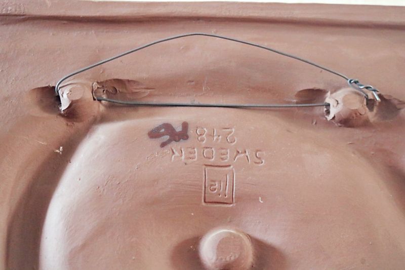 Jie Gantofta /ジイ・ガントフタ リンゴと蝶 陶板 北欧雑貨と北欧食器