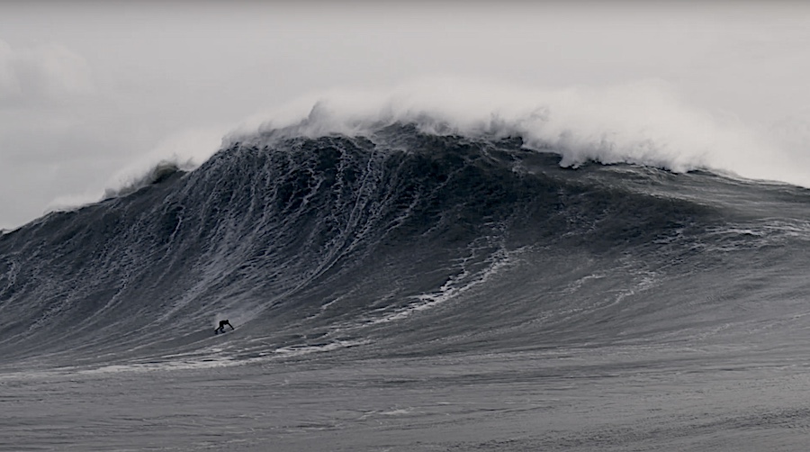 今シーズン最大級のXXXL波】世界新記録更新か！？ ”波がデカすぎて