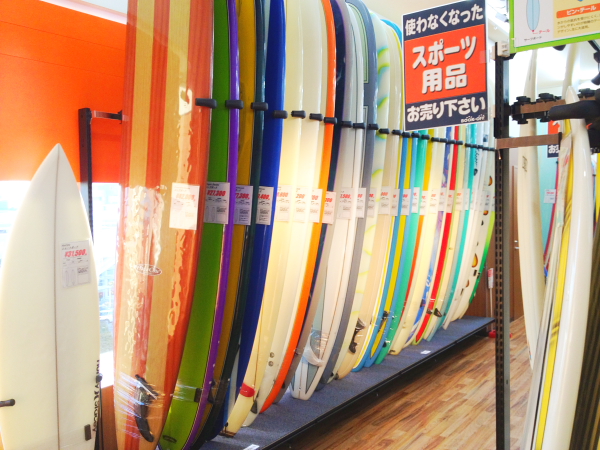 極秘潜入レポ】サーフ用品を扱うBOOK OFF SUPER BAZAAR Luz湘南