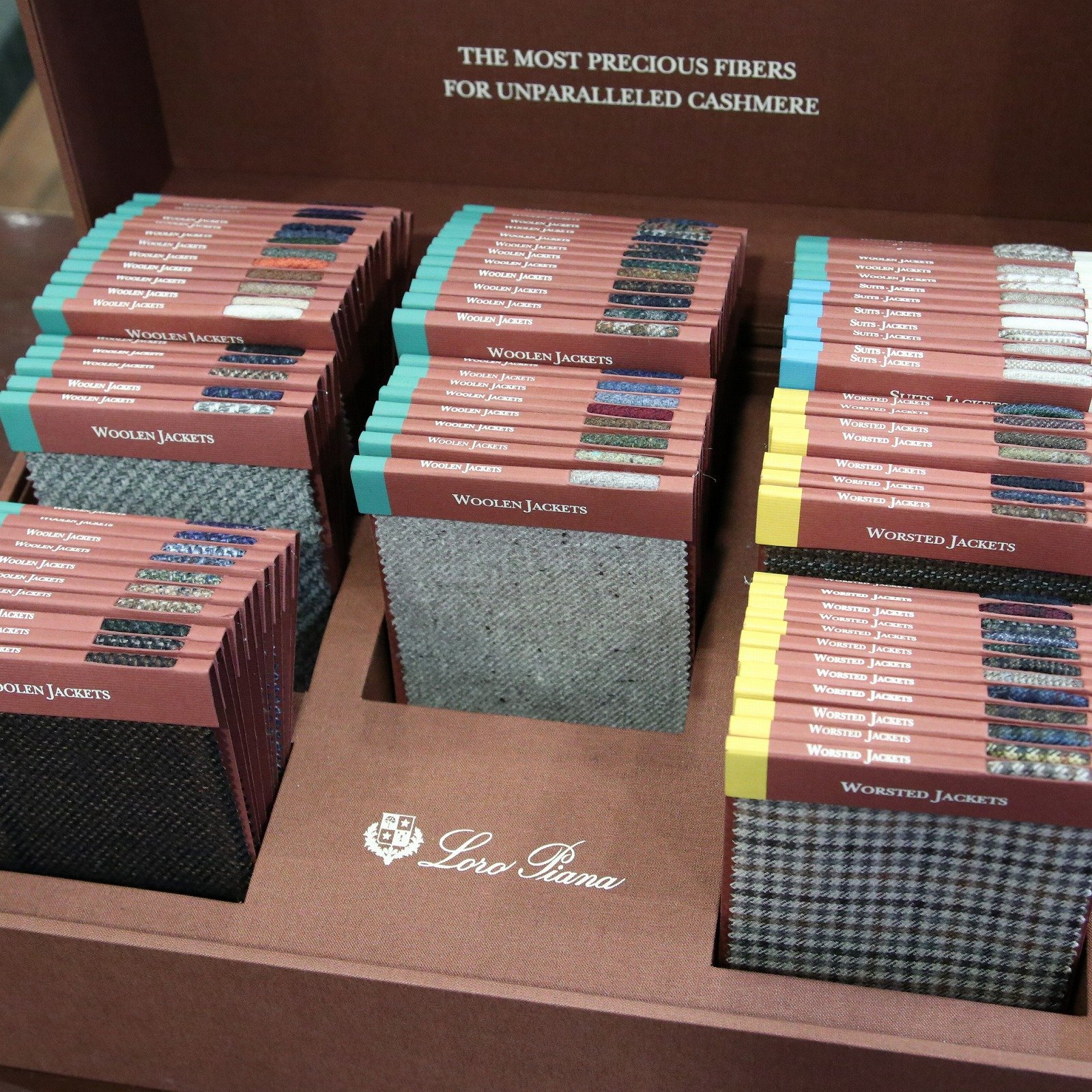 LORO PIANAの限定スペシャルコレクション BOX CASHMERE