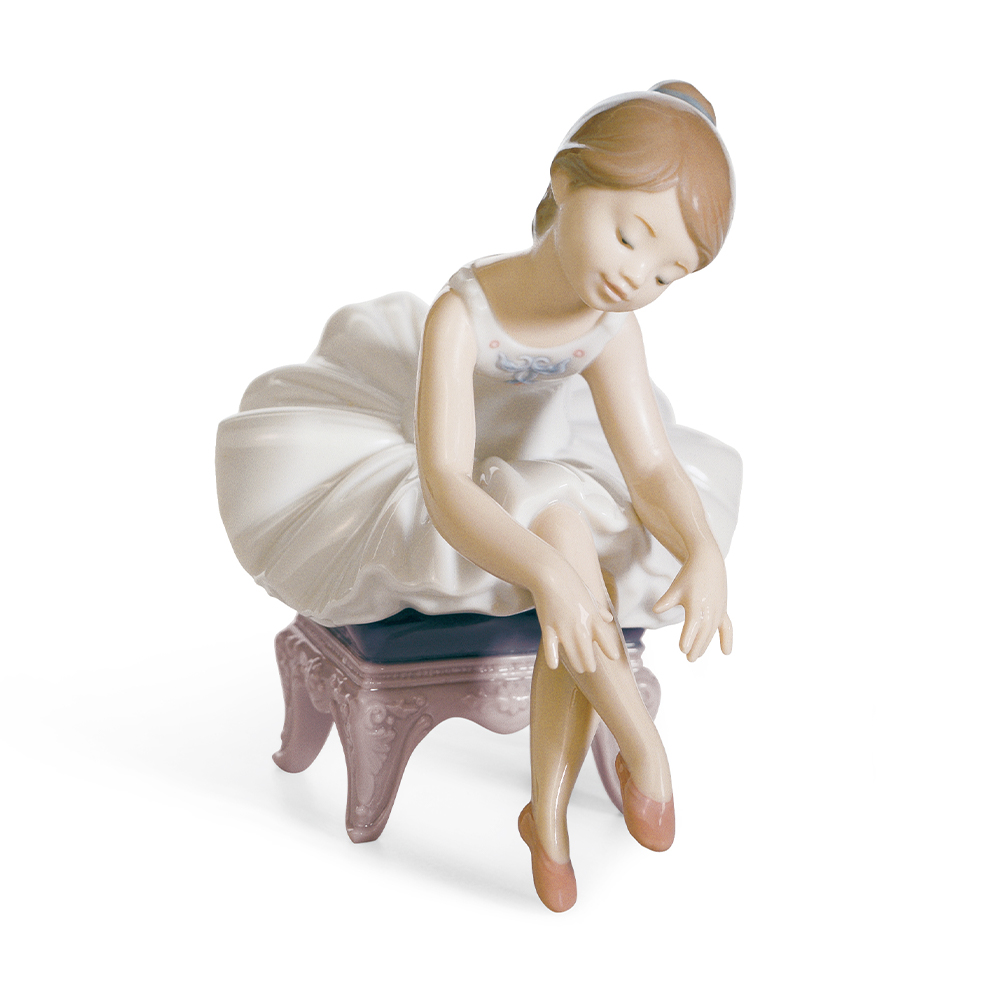 【値下げ】リヤドロ　LLADRO LITTLE BALLET GIRL 5105 踊る少女 | リヤドロ公式オンライン