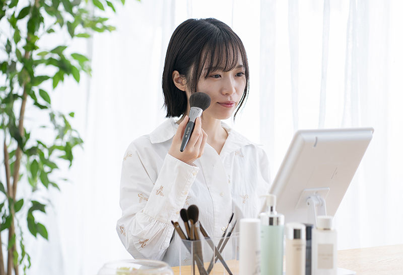 ハイライトブラシ | フェイクアニマルヘアー栞Shioriシリーズのメイク