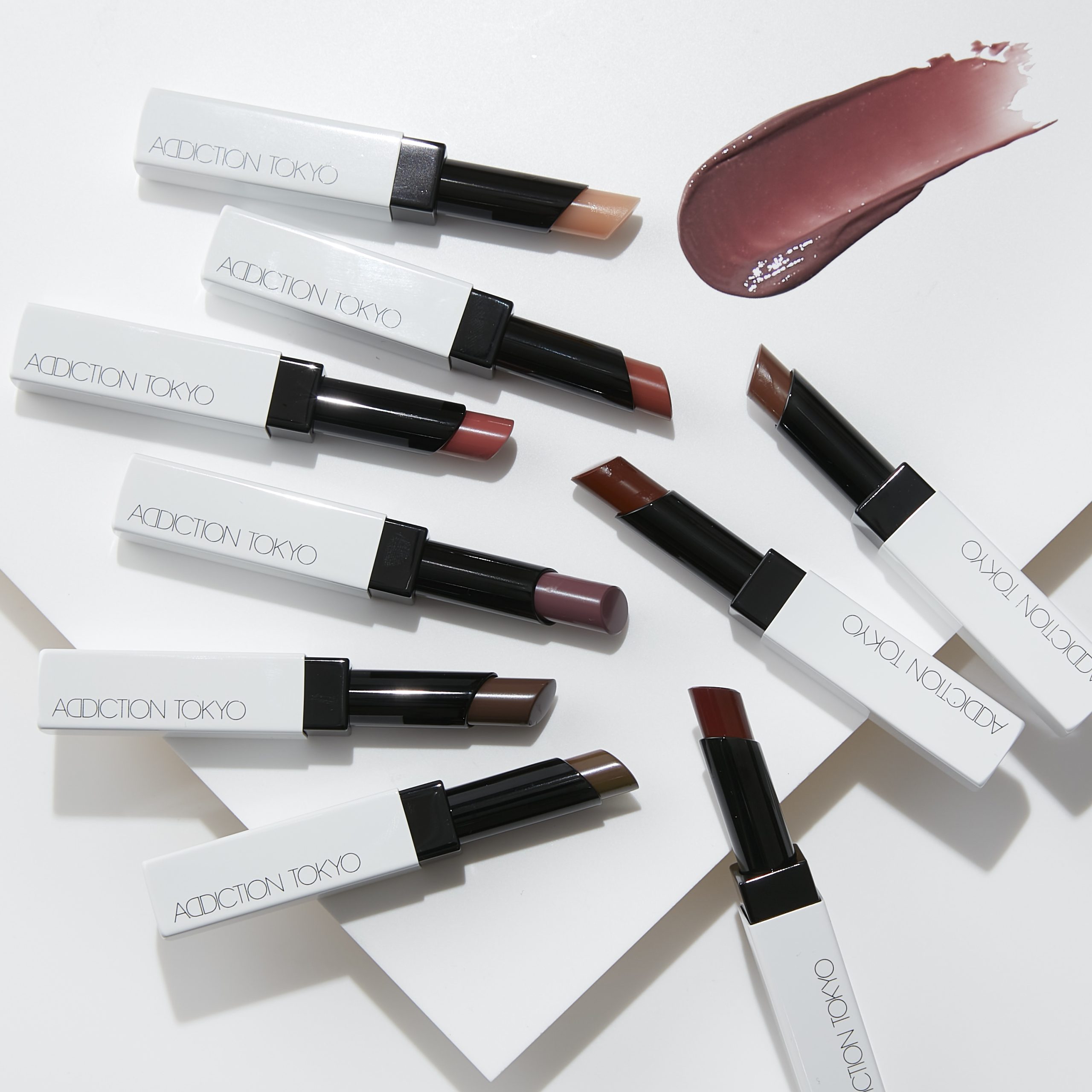 祝！アディクション15周年！ “LOCK THE BEST MOMENTS”を掲げ登場するの