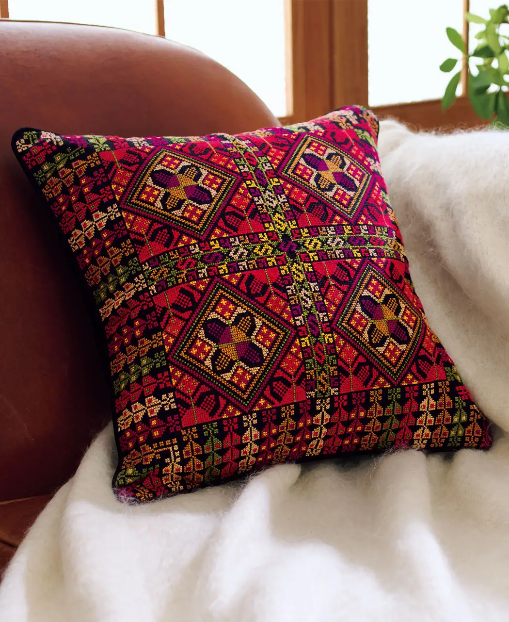 通販生活®手刺繍のクッションカバー｜【公式】カタログハウスの通販サイト