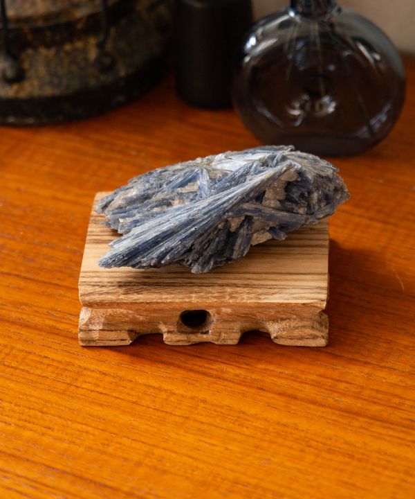 木製台座(濃茶(黒)): 『岩座(いわくら)』公式通販