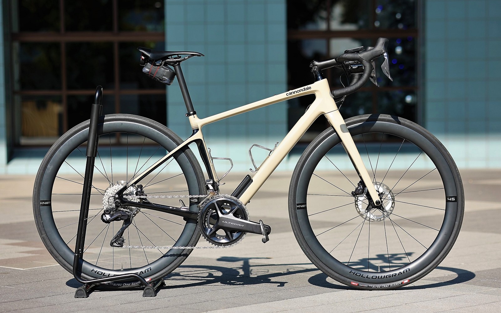 スタッフバイク紹介】Synapse Carbon 2 RLE | キャノンデール横浜