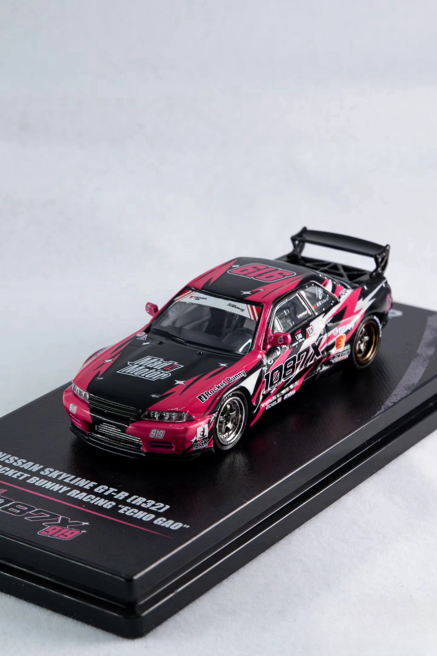 Inno64 1:64 Nissan Skyline GT-R (R32) 1087X Rocket Bunny Racing
