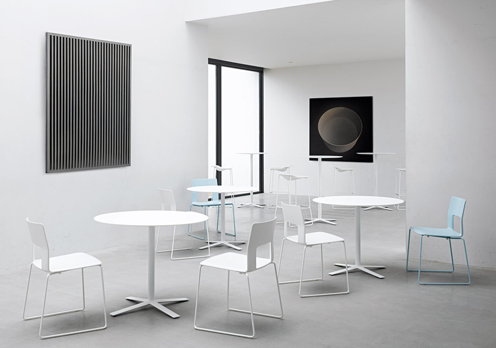 IXC(イクスシー）FLOWフロー テーブル|カッシーナ・イクスシー 公式