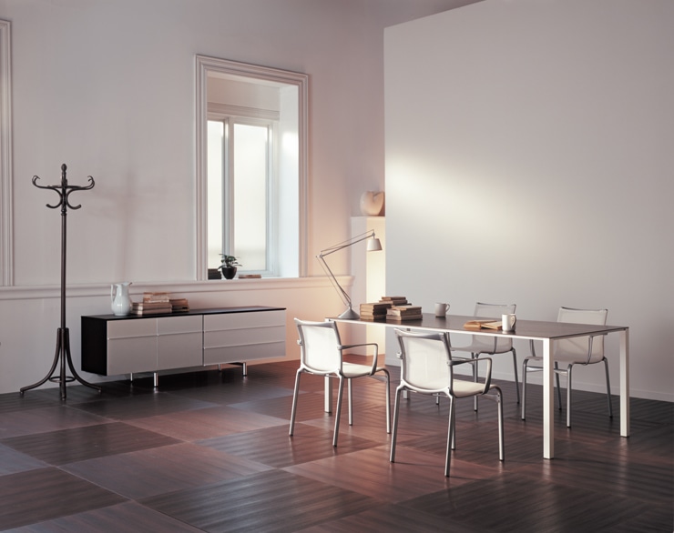 AIR FRAME 3004 VO(エアーフレーム3004 VOテーブル） IXC | カッシーナ