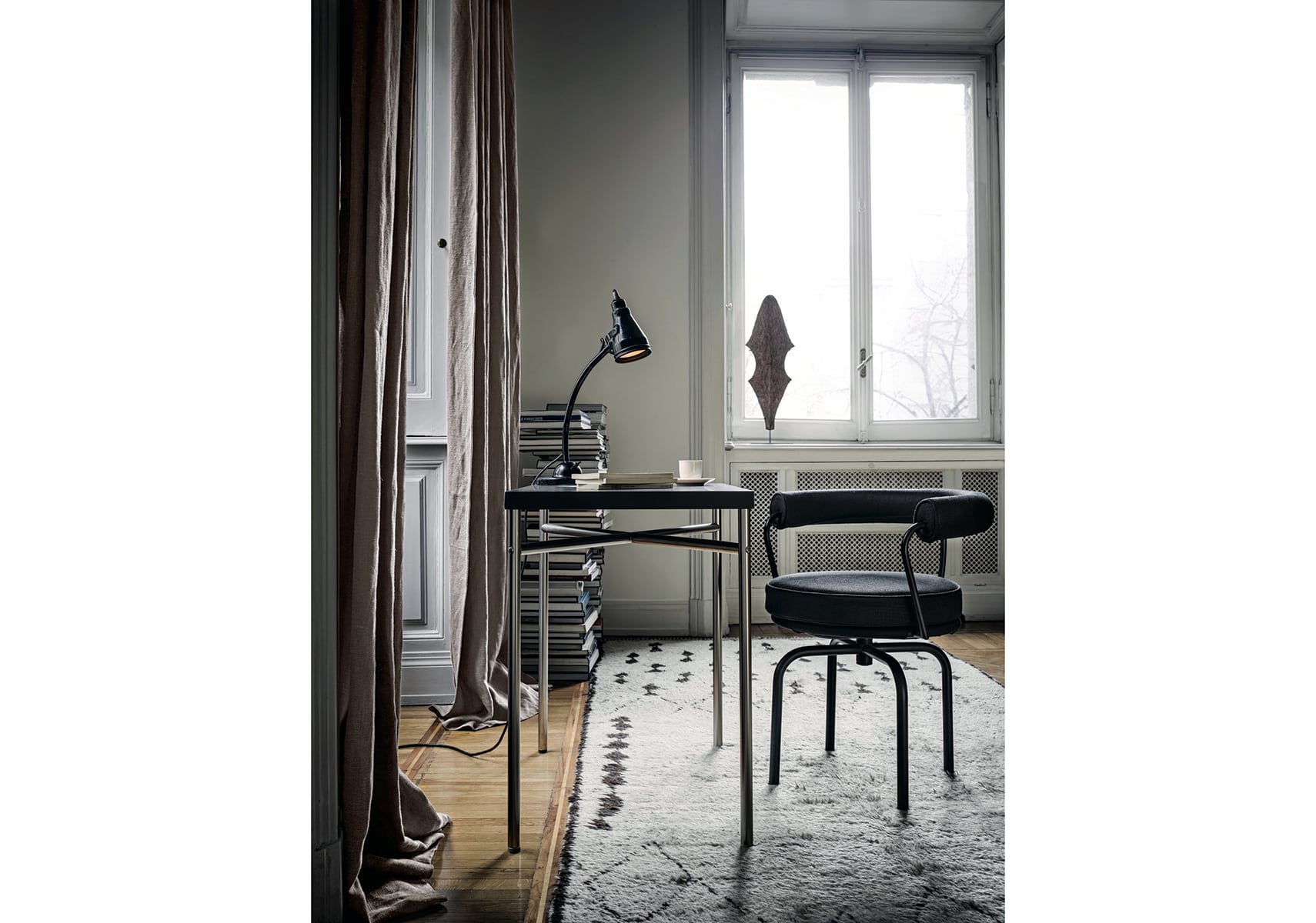 Cassina（カッシーナ）7 FAUTEUIL TOURNANT, DURABLE|カッシーナ