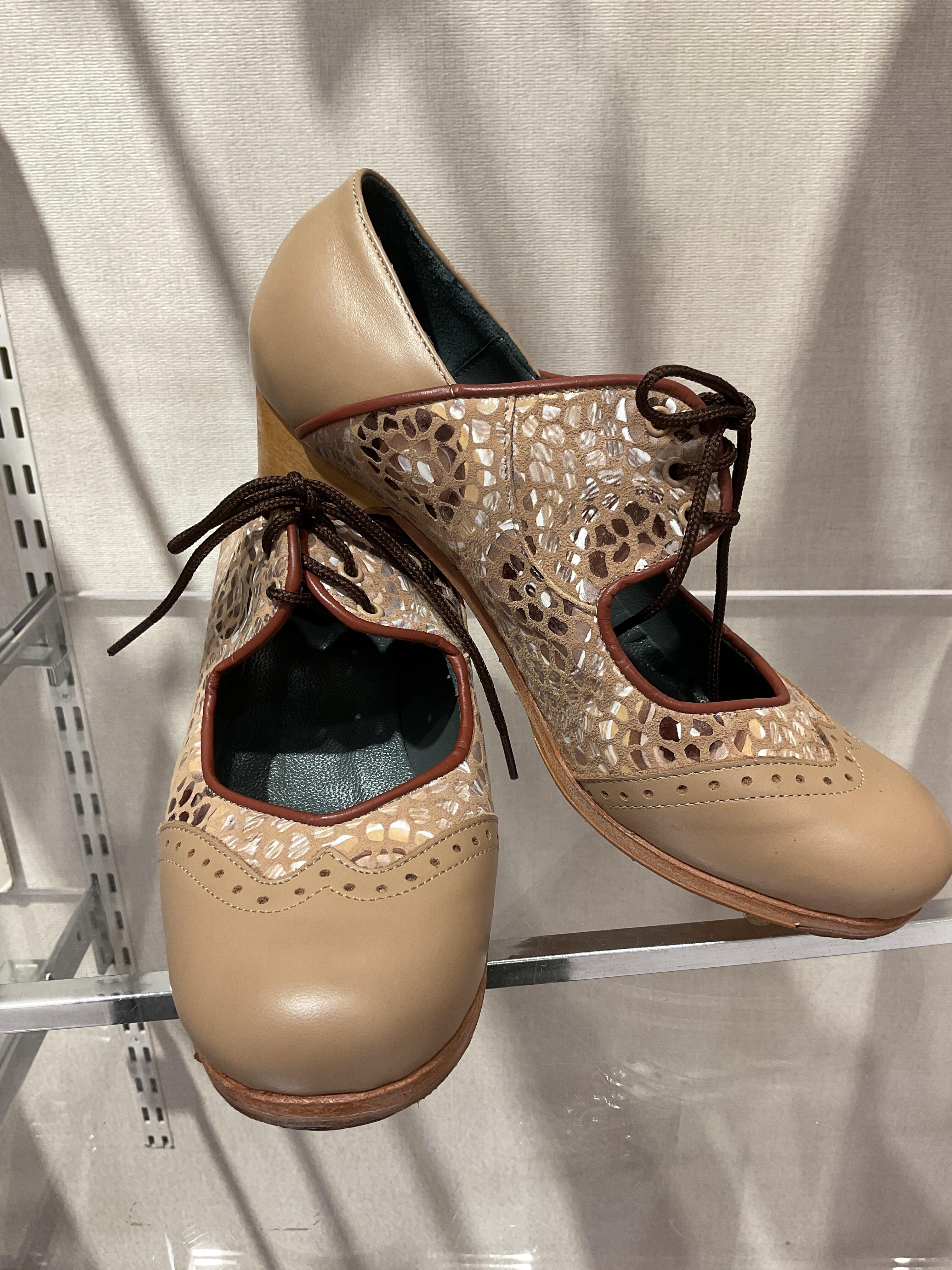 フラメンコシューズ入荷｜チャコット