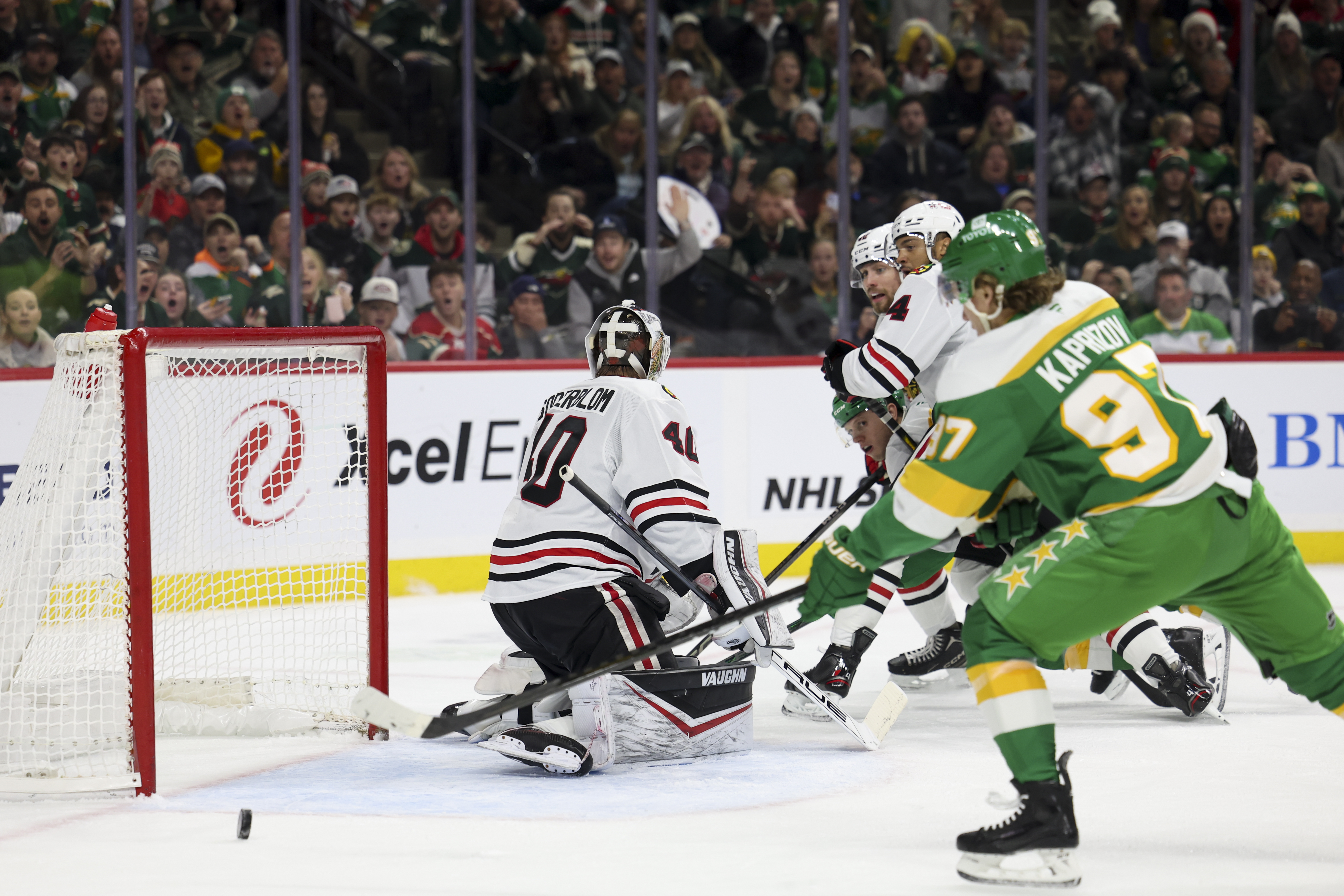 Chicago Blackhawks score first but lose to Minnesota Wild 4-3