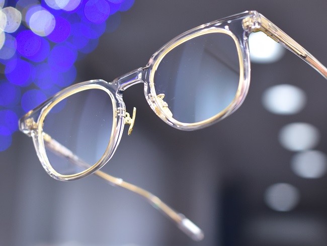 フランスの風を纏ったような “ 魅力的な瞳 ”をアピール！YUICHI TOYAMA