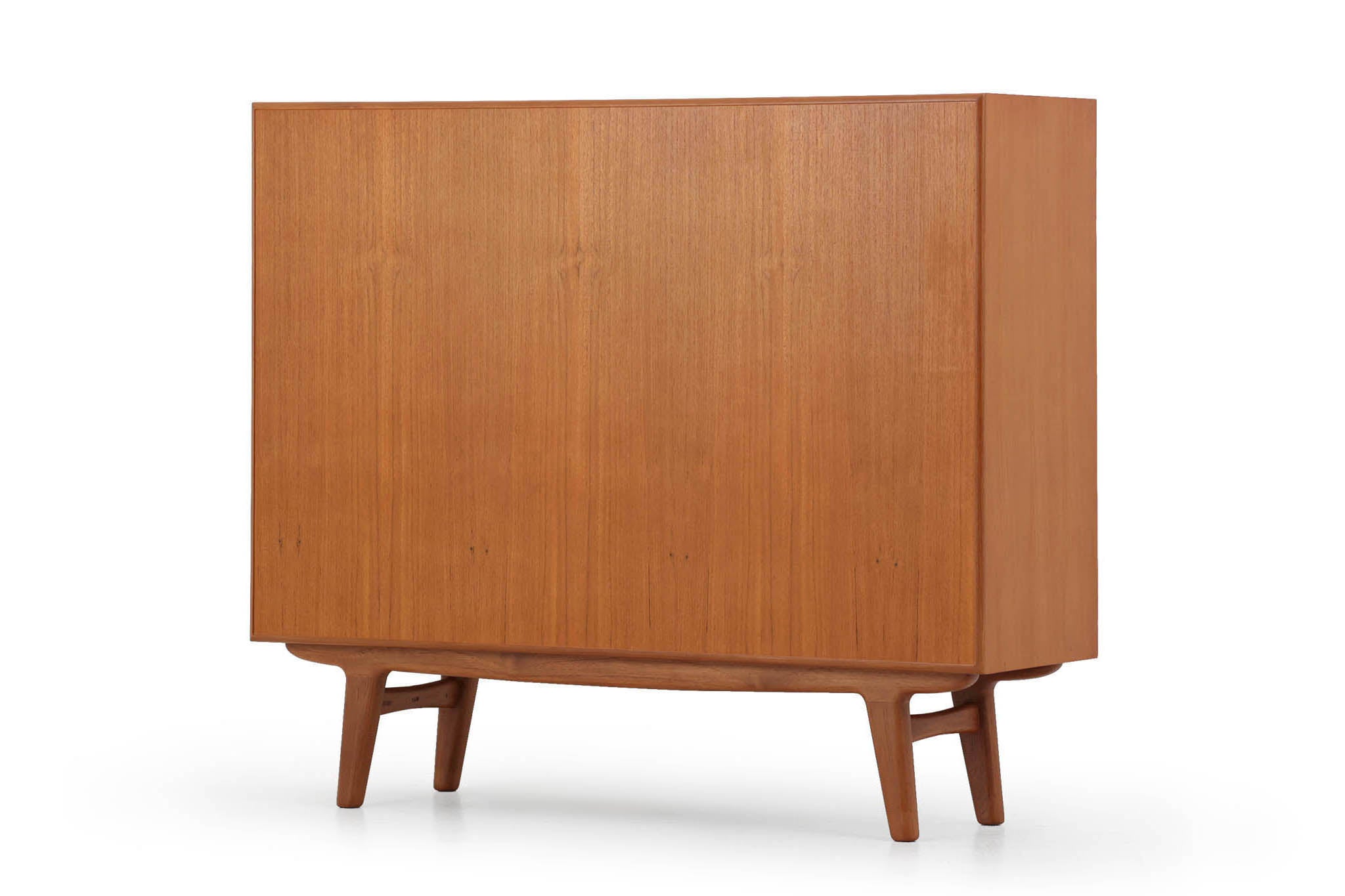 Particular ローブックシェルフ R2 – CHLOROS