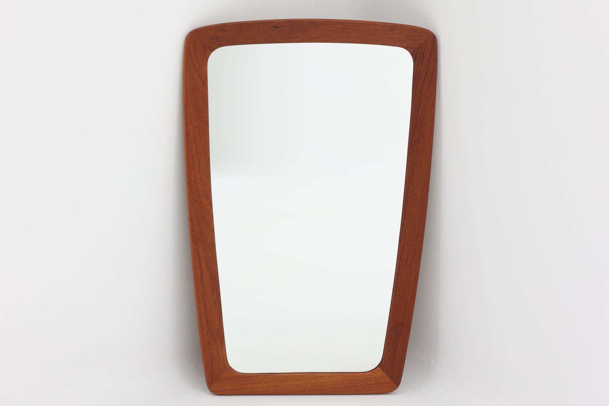 北欧ビンテージ アクセサリー ミラー | 洗練されたデザインと実用性が