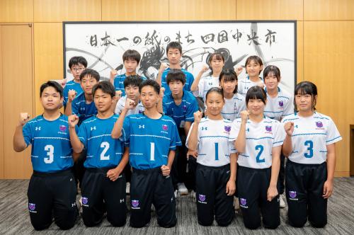 本市のバレーボールクラブ近畿クラブスフィーダEHIME所属の選手が全国