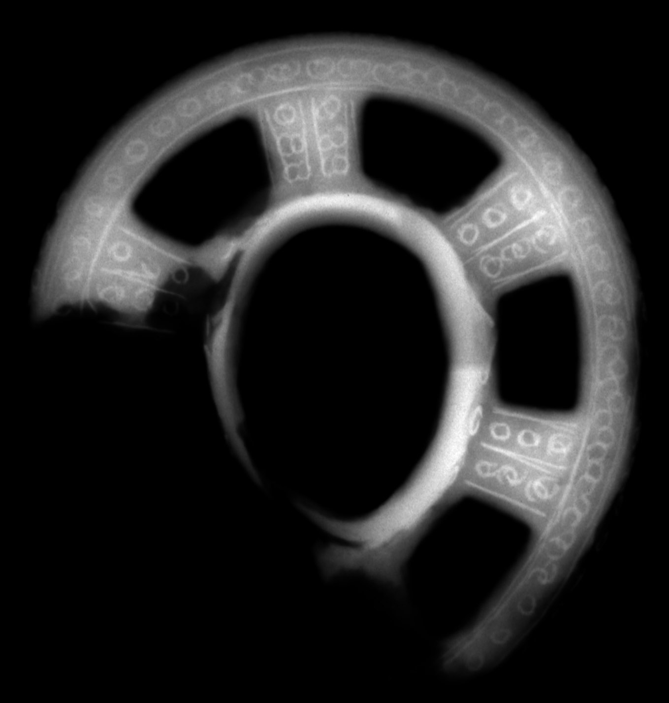 小丸山古墳出土品（その1 武器） 銀象嵌装大刀 - 諏訪市公式ホームページ