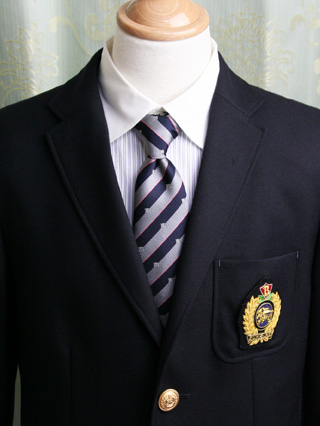 バーバリー 紺ブレザーにブルーストライプシャツのスーツ 150