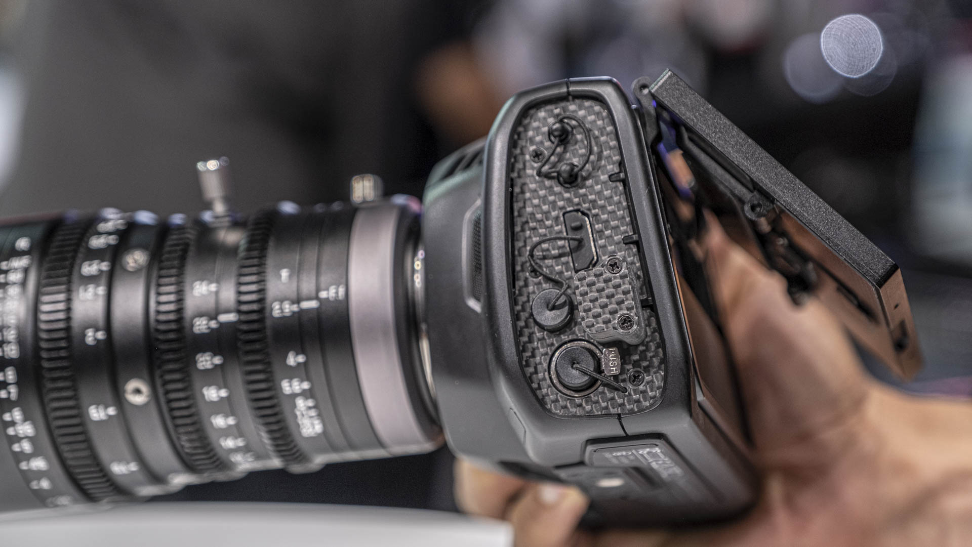 ティルタがBMPCC 4K/ 6K用フリップスクリーンを発表 | CineD