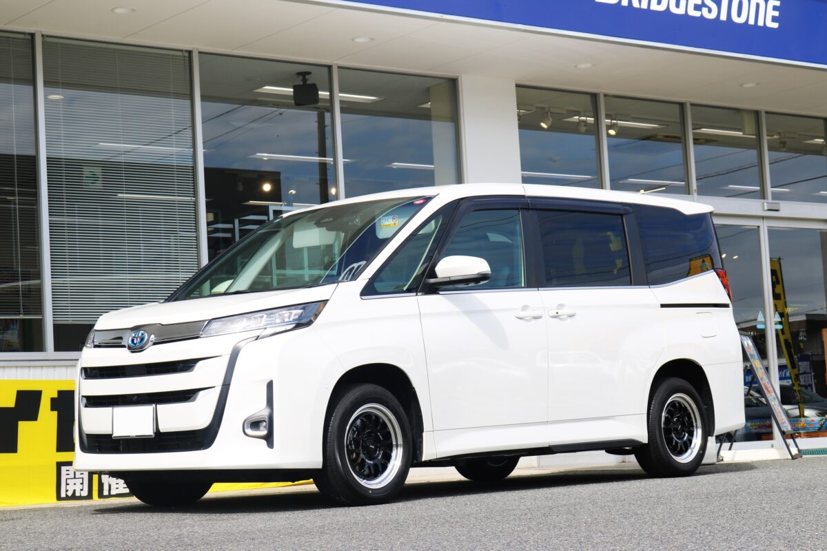 最軽量！？】90ノアにA-LAP07Xの16インチを装着。オフ系カスタムの第一