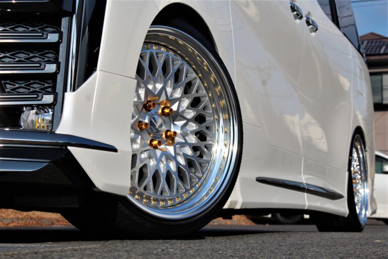 車高短30ヴェルファイアにWORKグランシーカーCCX 20インチ！ | 相模原